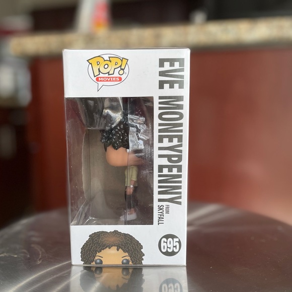 eve moneypenny from skyfall 🖤 - Picture 4 of 4